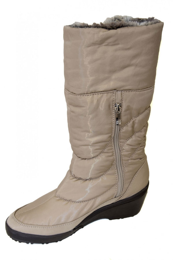 tall-cream-antarctica-boot-style-and-grace